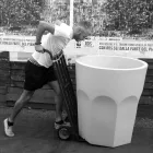 Hohe dekorative Vase in Glasform aus Polyethylen, hergestellt in Italien – Pucca Viadurini