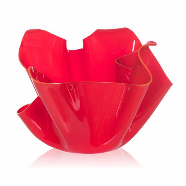 Rote vase für drapiertes design im innen- und außenbereich pina, made in italy