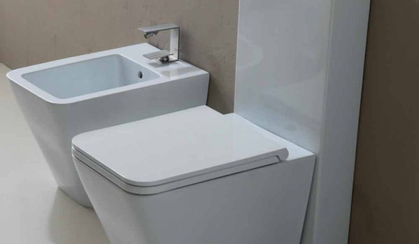 Toilettenschüssel aus weißer Keramik modernes Design Sun Square Italy