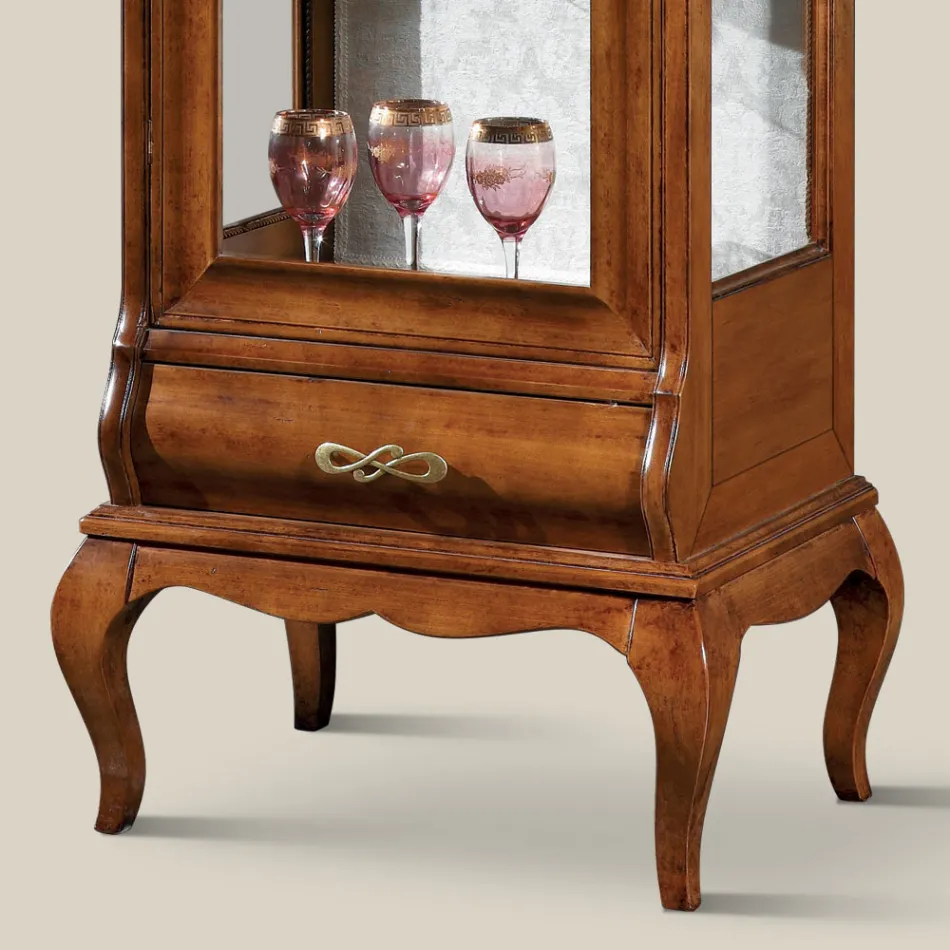 Luxuriöse Wohnzimmervitrine aus klassischem Walnussholz Made in Italy – Hastings Viadurini